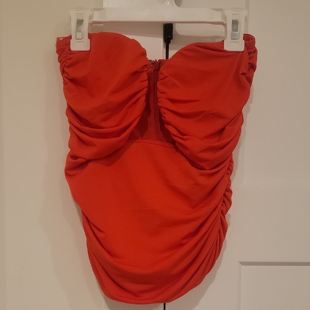 Chic Strapless Red Top